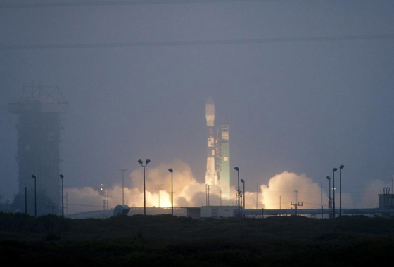 A Delta II rocket carrying the international Aquarius/SAC-D observatory launches from Vandenberg Air Force Base in California, on June 10, 2011. Credit: NASA/Bill Ingalls.