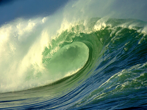 barrelling ocean wave