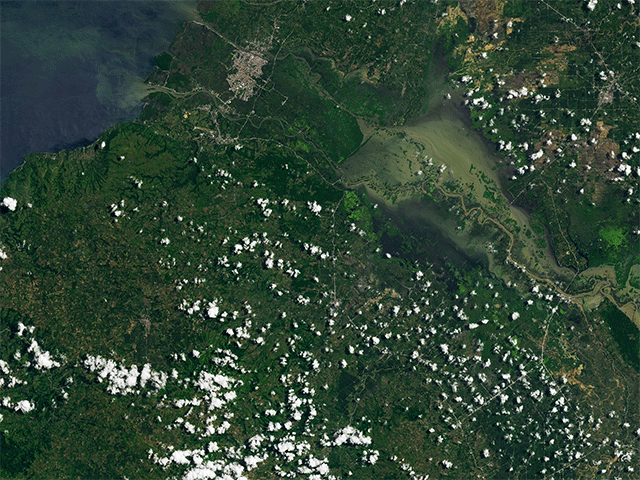 Tropical Storm Nalgae Floods the Philippines