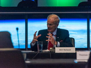 NASA Leadership Visits JPL, Discusses Climate Change and Mars