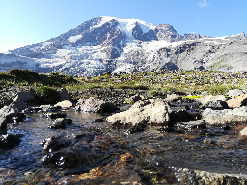 Mount Rainier in Washington is home to one of hundreds of snow-monitoring stations positioned throughout the western U.S. Credit: Vladi Braun/Unsplash